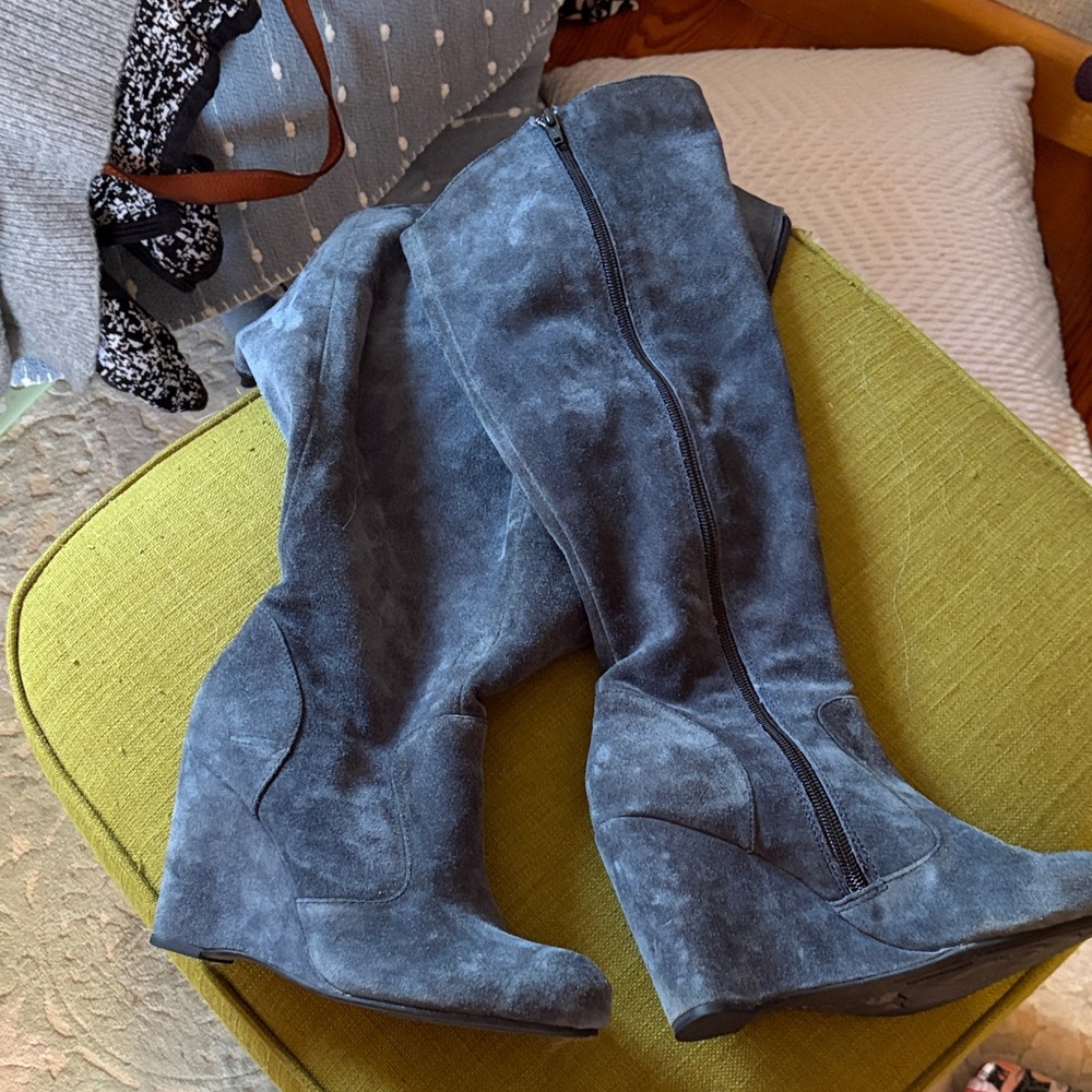 Born Women's Slate Suede Wedge Boots